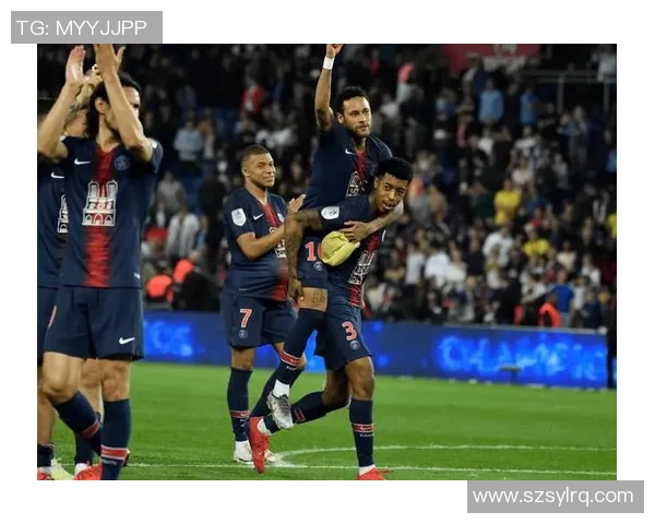 意甲激战巴黎圣日耳曼与曼联战成平局补时进球引发全场狂欢 意甲激战巴黎圣日耳曼与曼联战成平局补时进球引发全场狂欢